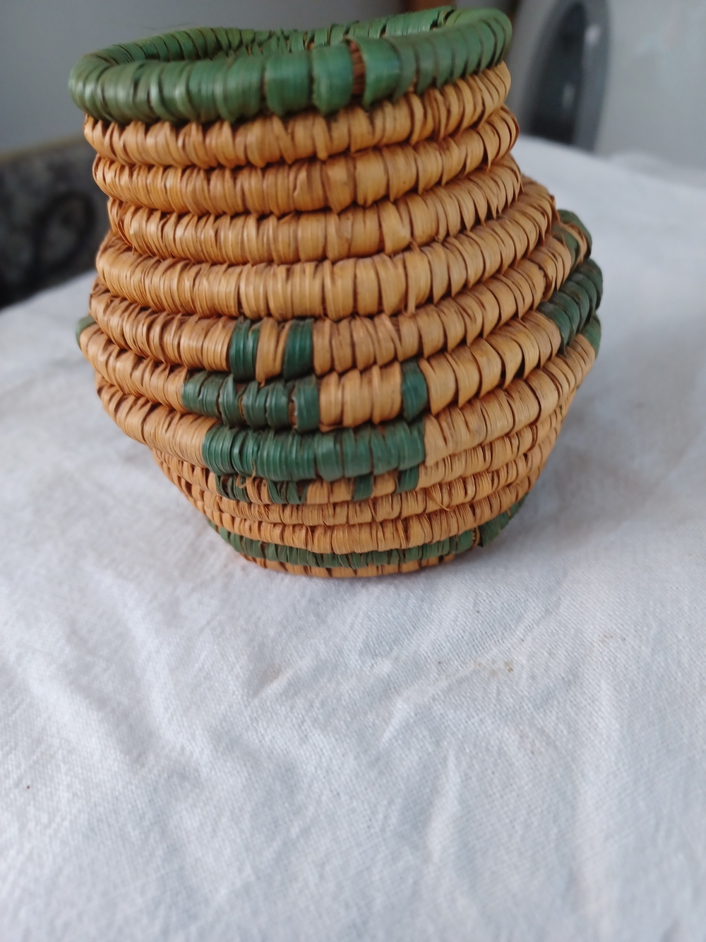 Source Unknown Handwoven Tan and Green Decorative Basket